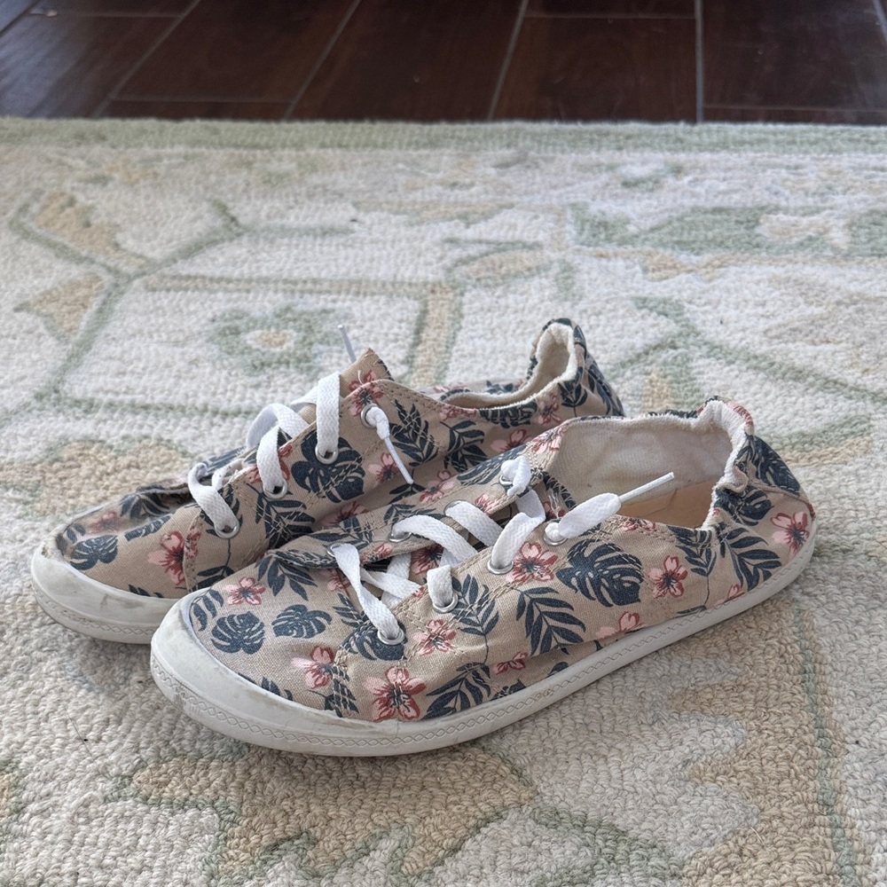 Time and Tru Memory Foam Women's Canvas Floral Sneakers hibiscus,banana  leaves